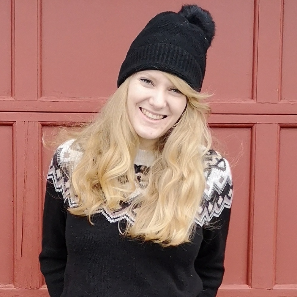 Meet your Posher, Caitlin